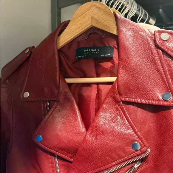 Elegant Burgundy Zara pleather Jacket - Picture 2 of 6